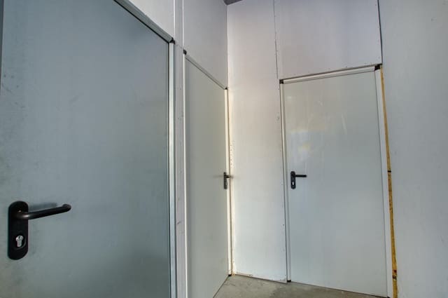 Erhverv til salg i Vélez-Málaga - € 230.000 (Ref: 9548437)