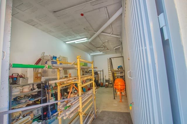 Erhverv til salg i Vélez-Málaga - € 230.000 (Ref: 9548437)