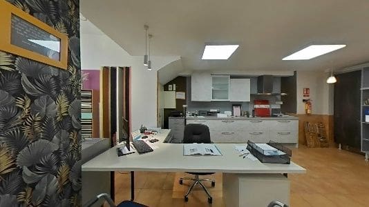 Kommersiell til salgs i Carretera de Cadiz, Málaga by - € 339 000 (Ref: 9556064)