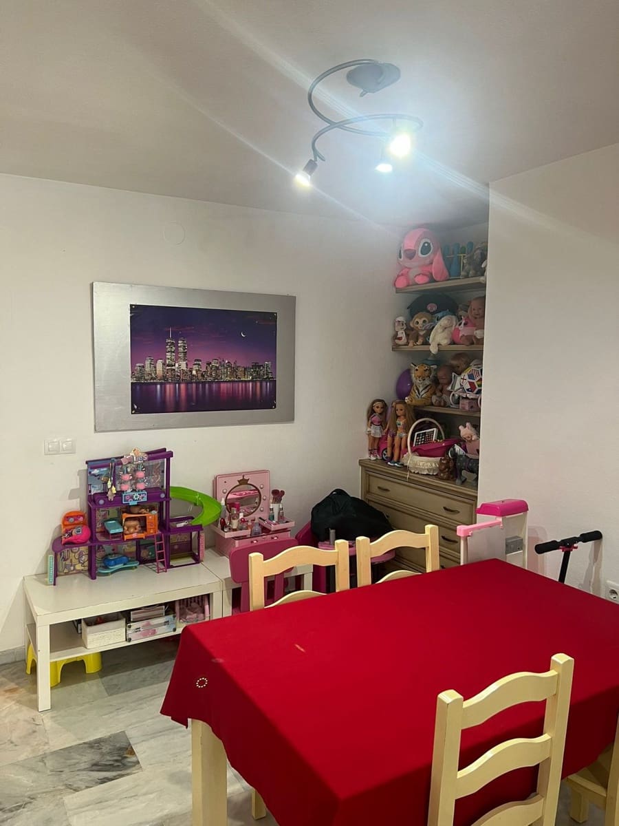 Apartamento de 2 habitaciones en San Pedro de Alcantara en venta - 274.000 € (Ref: 9571394)