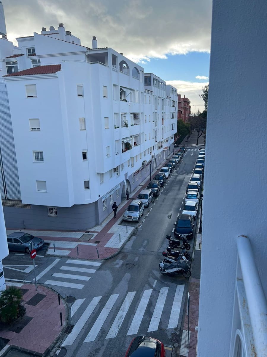 Apartamento de 2 habitaciones en San Pedro de Alcantara en venta - 274.000 € (Ref: 9571394)