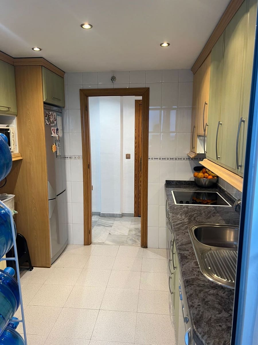 Apartamento de 2 habitaciones en San Pedro de Alcantara en venta - 274.000 € (Ref: 9571394)