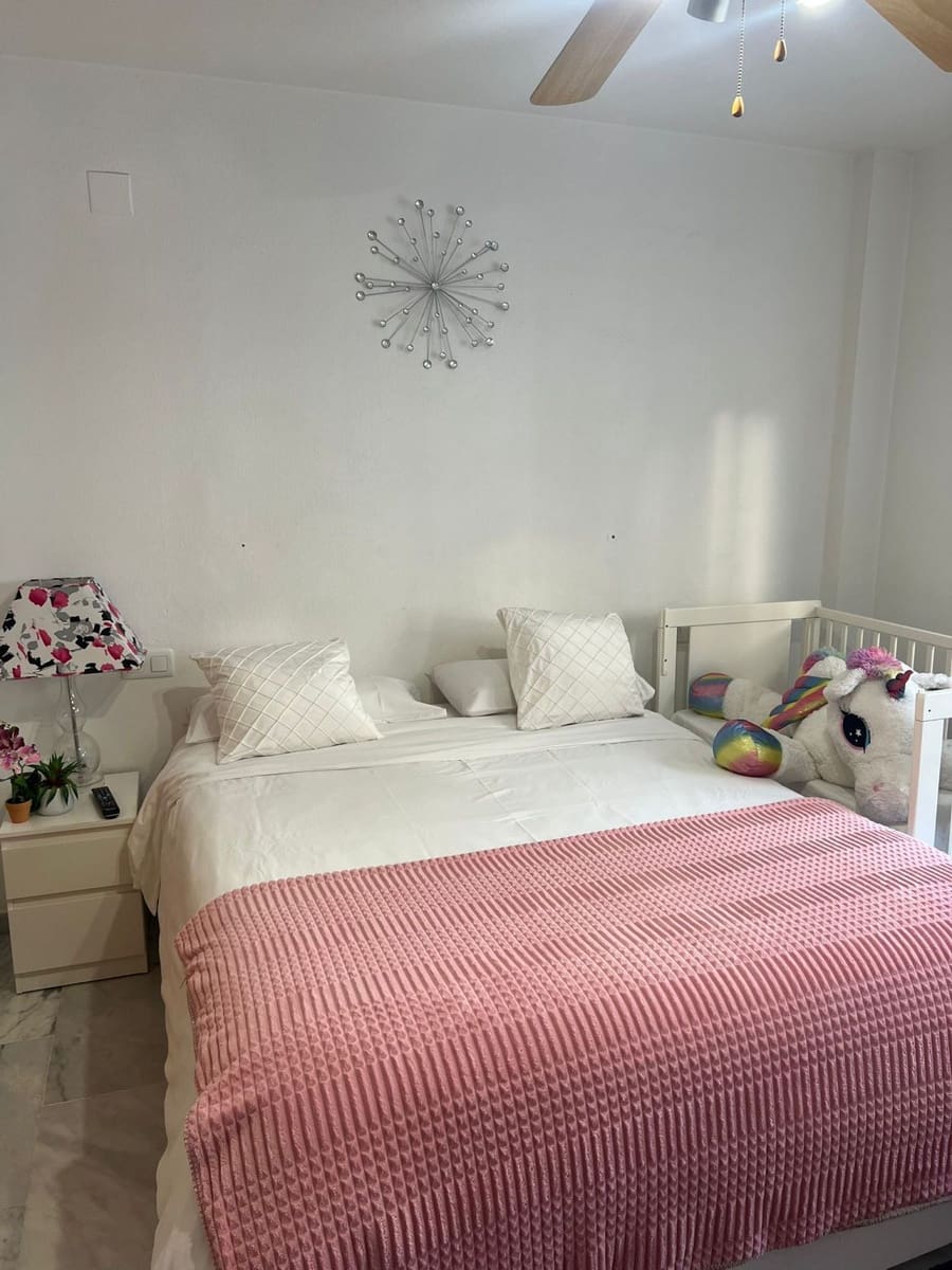 Apartamento de 2 habitaciones en San Pedro de Alcantara en venta - 274.000 € (Ref: 9571394)