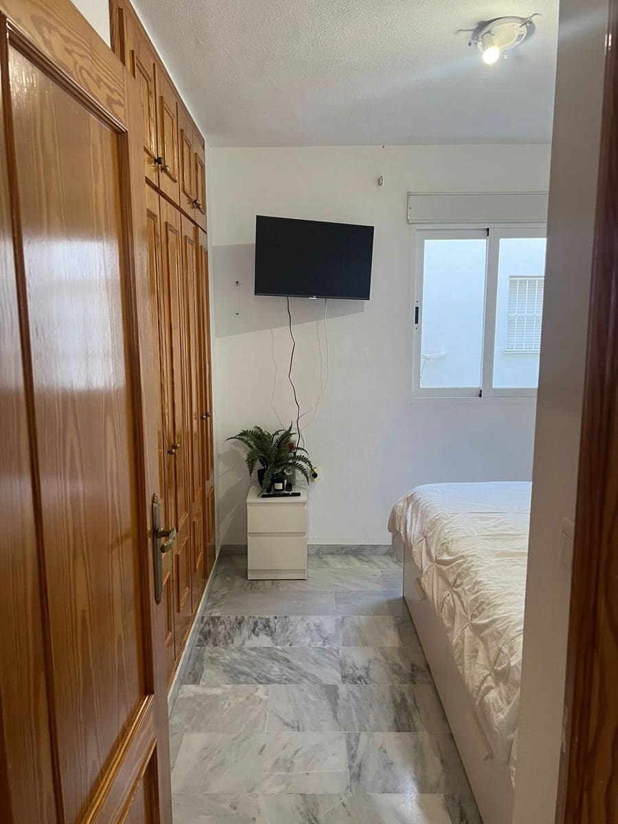 Apartamento de 2 habitaciones en San Pedro de Alcantara en venta - 274.000 € (Ref: 9571394)