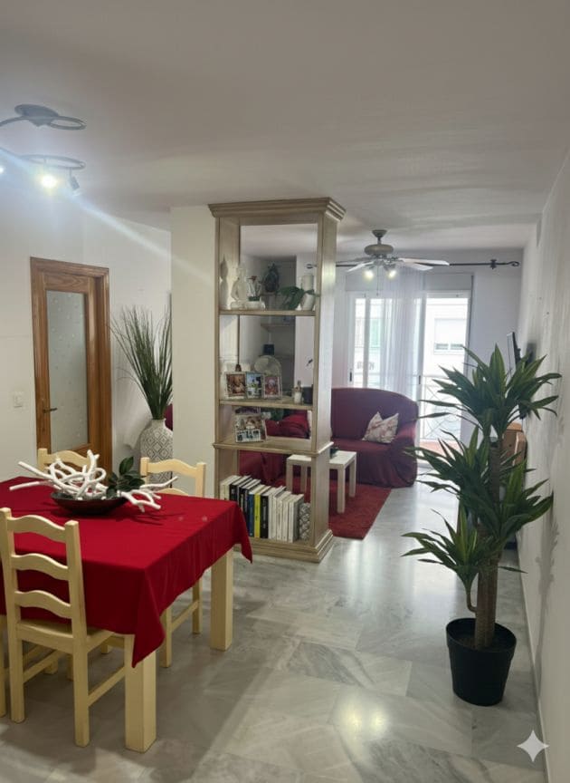 2 bedroom Apartment for sale in San Pedro de Alcantara - € 274,000 (Ref: 9571394)