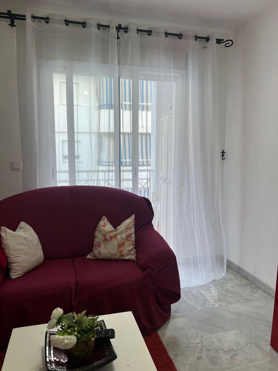 2 bedroom Apartment for sale in San Pedro de Alcantara - € 274,000 (Ref: 9571394)