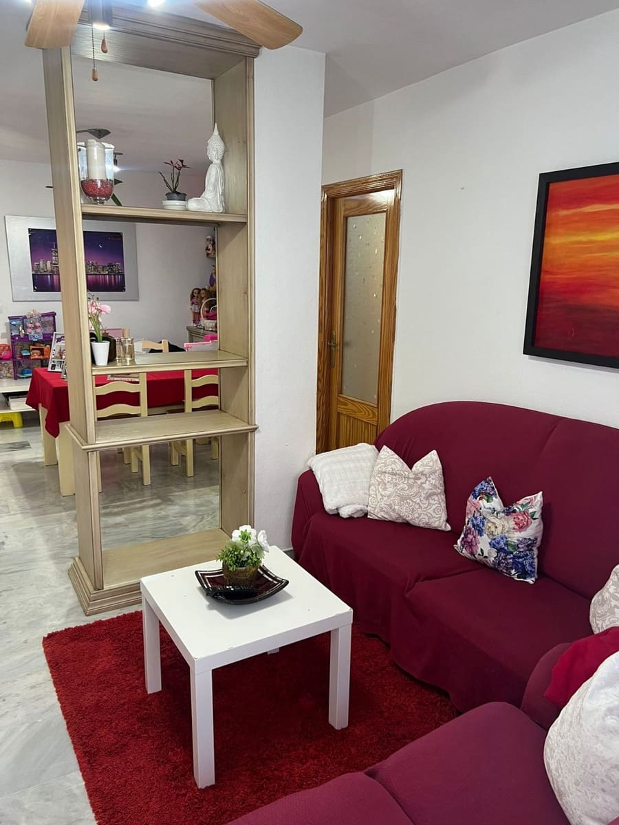 2 bedroom Apartment for sale in San Pedro de Alcantara - € 274,000 (Ref: 9571394)