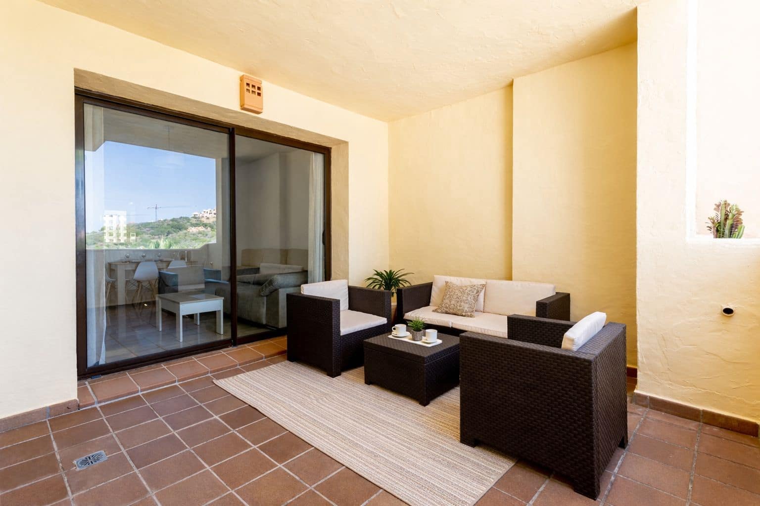 2 chambre Appartement à vendre à La Duquesa / Puerto de la Duquesa avec piscine - 274 900 € (Ref: 9574805)