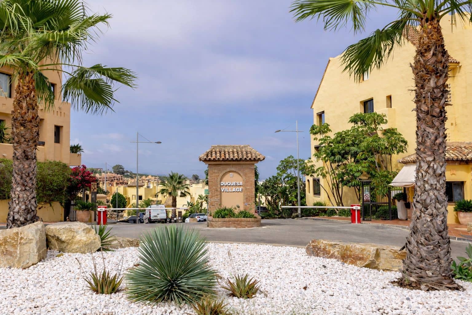 2 chambre Appartement à vendre à La Duquesa / Puerto de la Duquesa avec piscine - 274 900 € (Ref: 9574805)