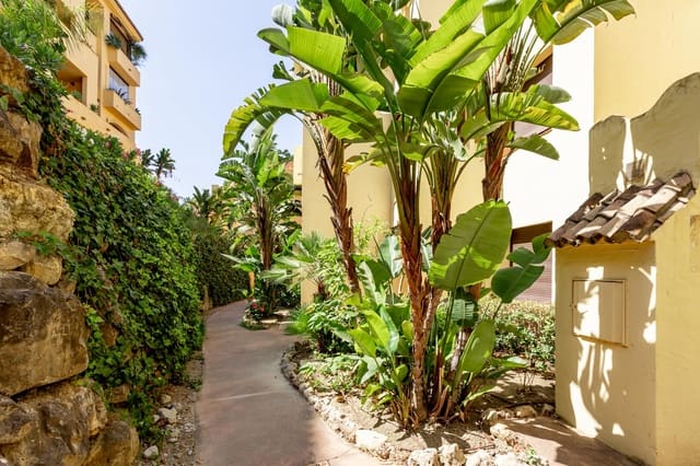 2 chambre Appartement à vendre à La Duquesa / Puerto de la Duquesa, Manilva avec piscine - 274 900 € (Ref: 9574805)