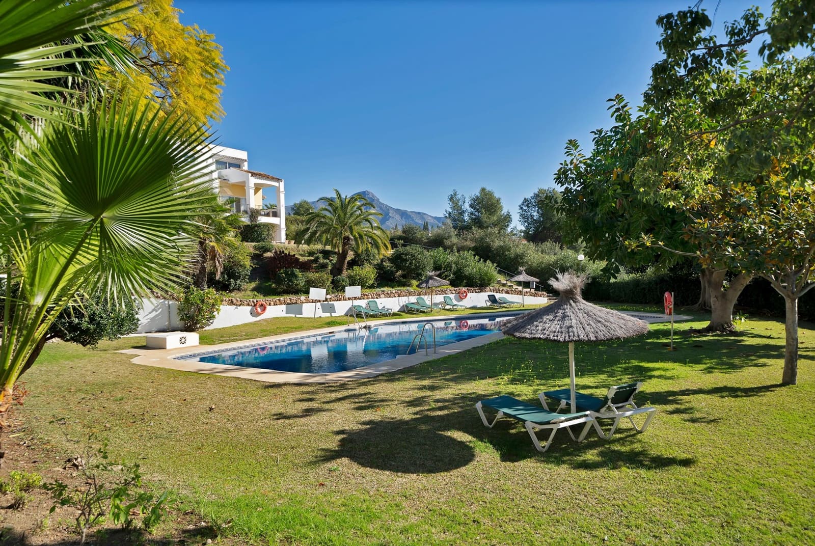 2 bedroom Apartment for sale in La Quinta - € 410,000 (Ref: 9584538)