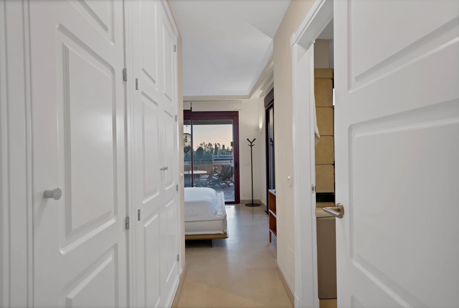 3 bedroom Apartment for sale in Bahia de Marbella with pool - € 1,300,000 (Ref: 9591564)