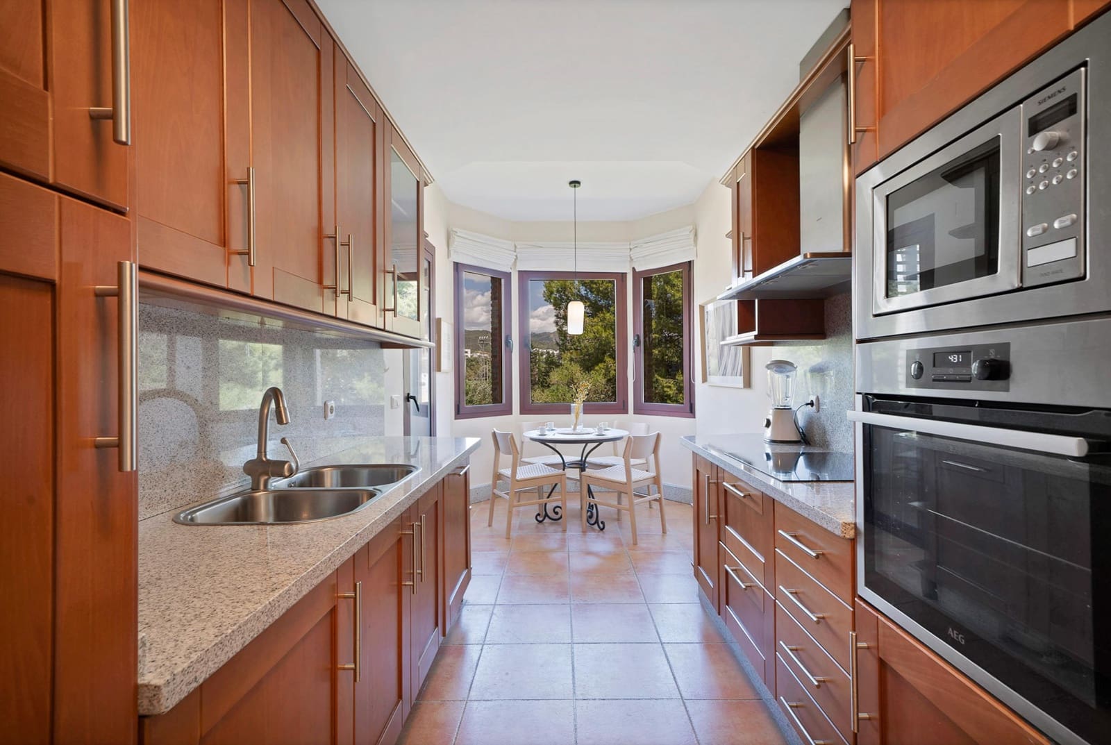 3 soveværelse Lejlighed til salg i Bahia de Marbella med swimmingpool - € 1.300.000 (Ref: 9591564)