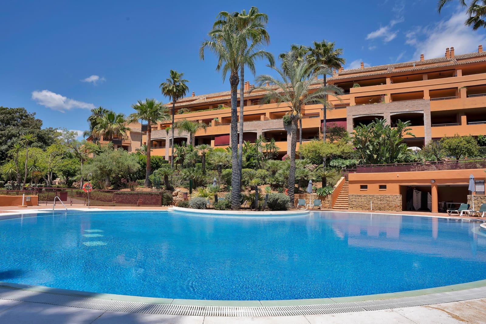 3 soveværelse Lejlighed til salg i Bahia de Marbella med swimmingpool - € 1.300.000 (Ref: 9591564)