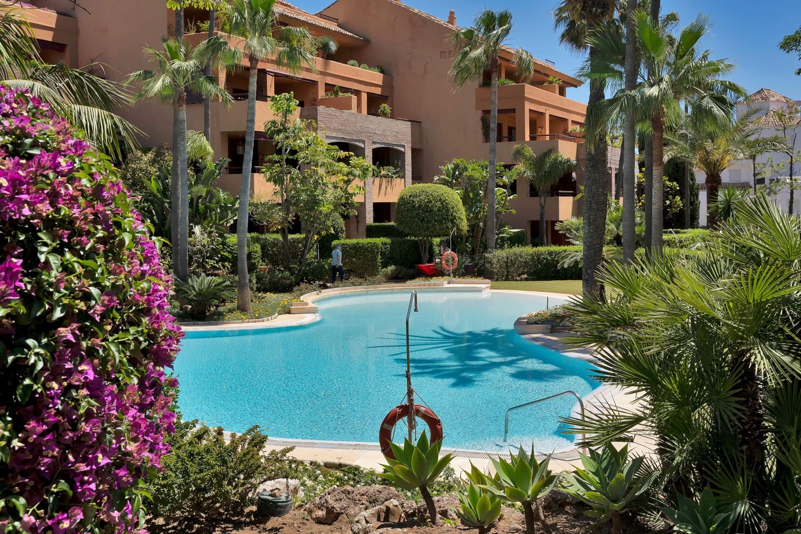 3 soveværelse Lejlighed til salg i Bahia de Marbella med swimmingpool - € 1.300.000 (Ref: 9591564)
