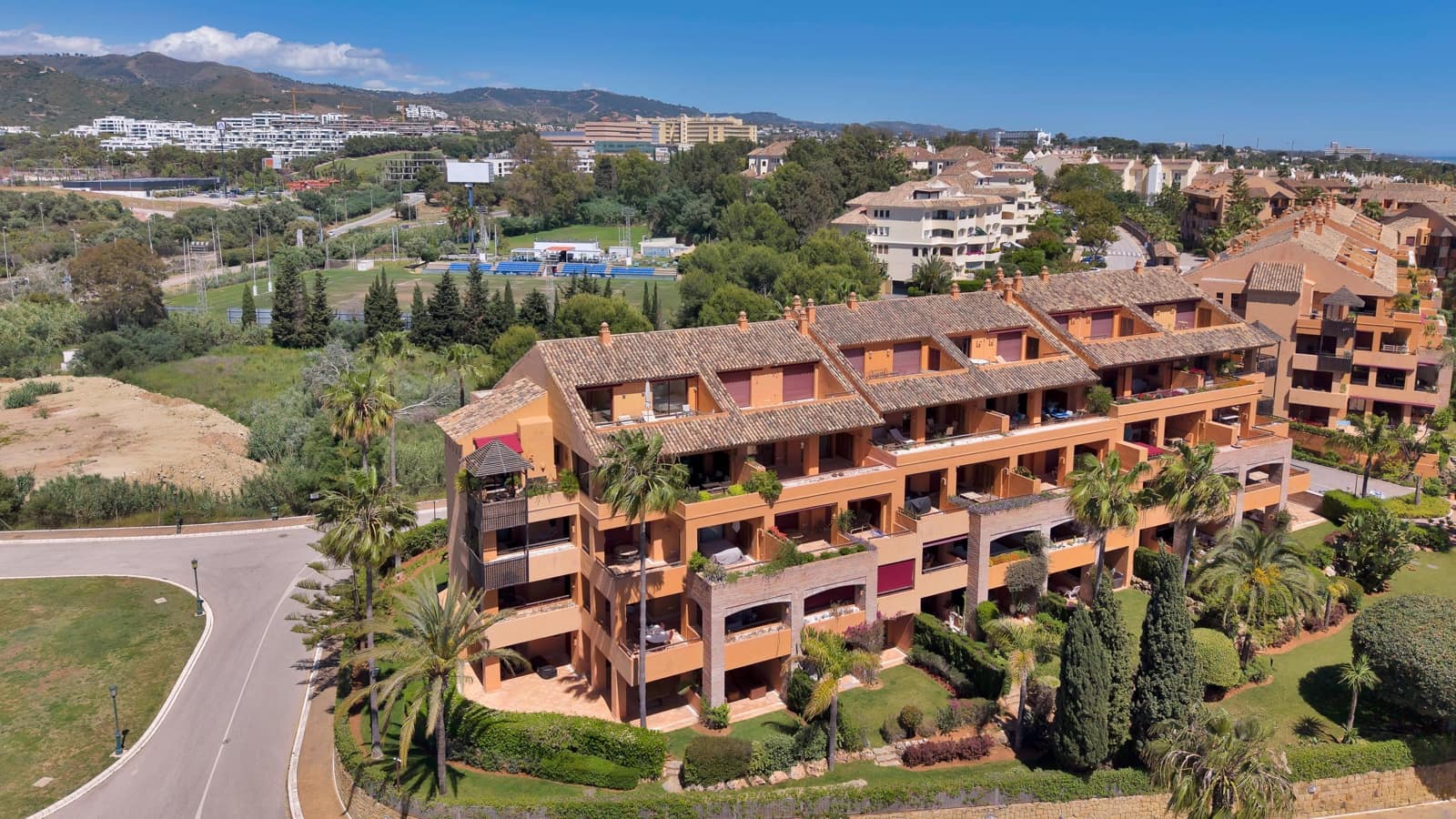 3 soveværelse Lejlighed til salg i Bahia de Marbella med swimmingpool - € 1.300.000 (Ref: 9591564)