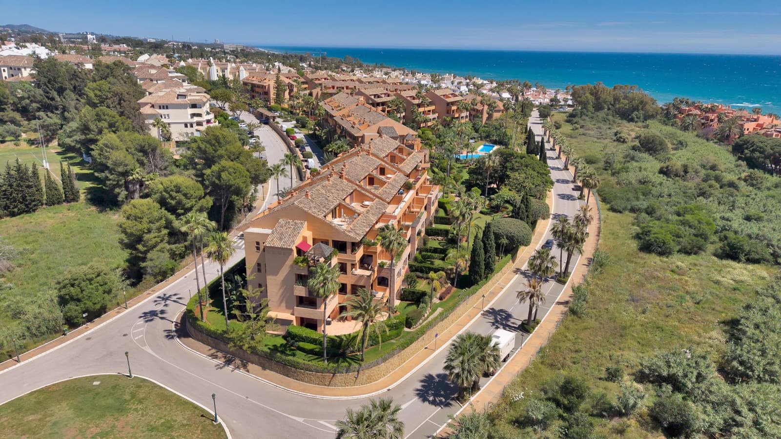 3 soveværelse Lejlighed til salg i Bahia de Marbella med swimmingpool - € 1.300.000 (Ref: 9591564)