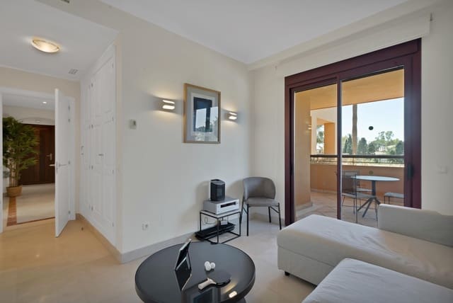 3 soveværelse Lejlighed til salg i Bahía de Marbella, Marbella med swimmingpool garage - € 1.250.000 (Ref: 9591564)