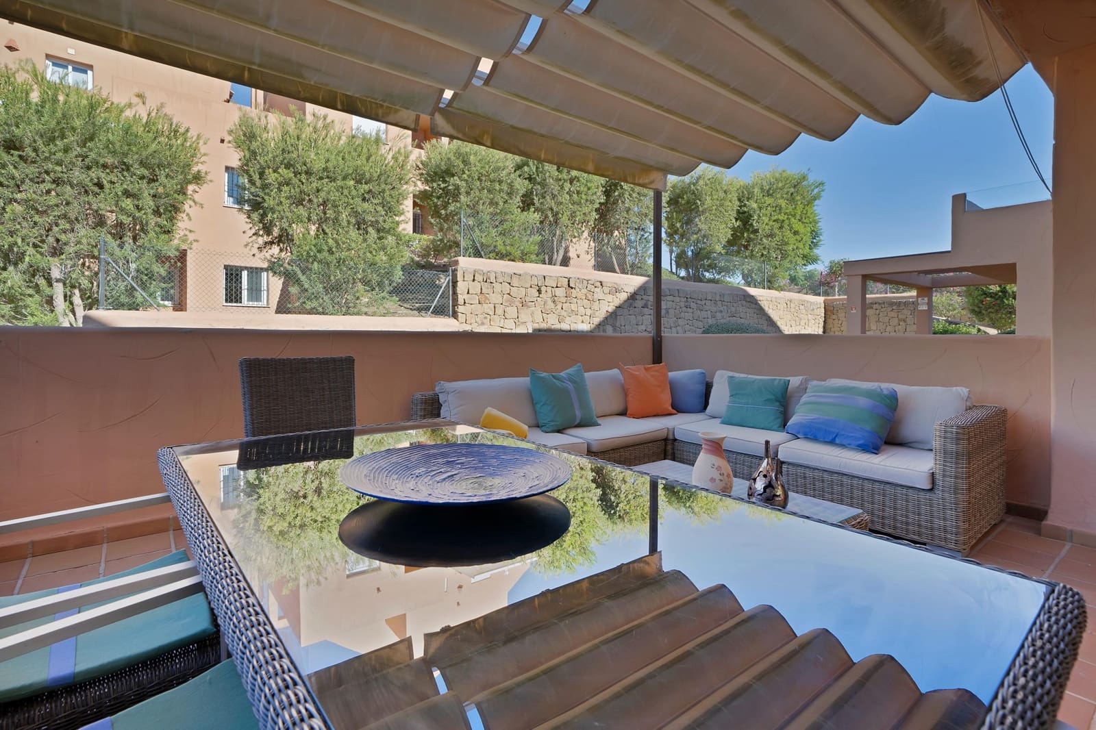 2 bedroom Apartment for rent in Marbella with pool garage - € 1,950 (Ref: 9591565)