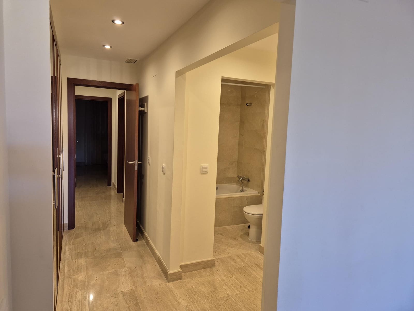 2 sovrum Lägenhet till salu i Estepona med pool - 329 000 € (Ref: 9591566)