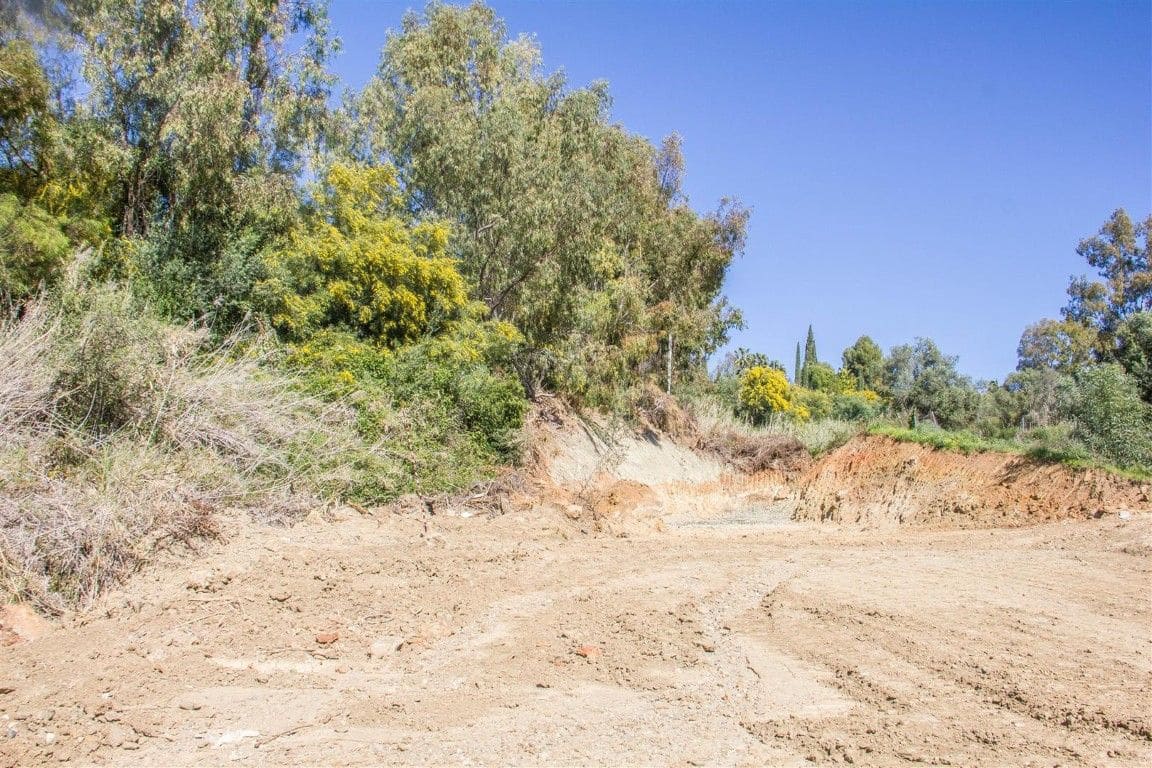Building Plot for sale in Benahavis - € 549,000 (Ref: 9616076)