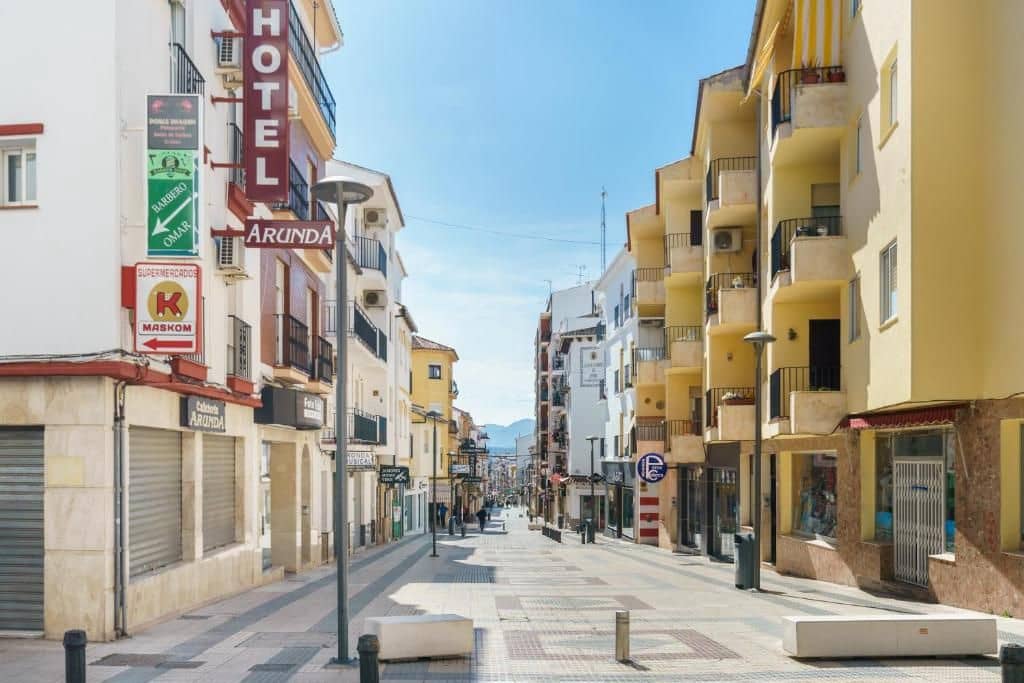 12 bedroom Hotel for sale in Ronda - € 1,468,000 (Ref: 9616077)