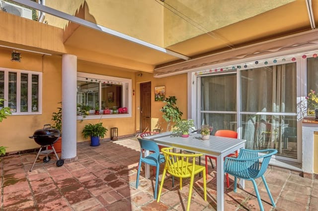 3 slaapkamer Halfvrijstaande villa te koop in Benalmádena - € 640.000 (Ref: 9619507)