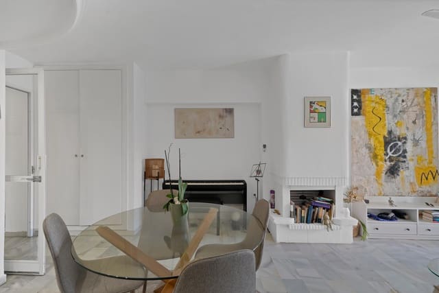 2 sypialnia Dom szeregowy na sprzedaż w La Reserva, Marbella z basenem - 329 000 € (Ref: 9627819)