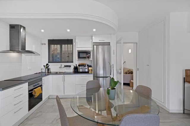 2 slaapkamer Rijtjeshuis te koop in La Reserva, Marbella met zwembad - € 329.000 (Ref: 9627819)