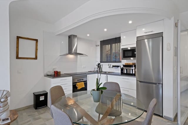2 slaapkamer Rijtjeshuis te koop in La Reserva, Marbella met zwembad - € 329.000 (Ref: 9627819)
