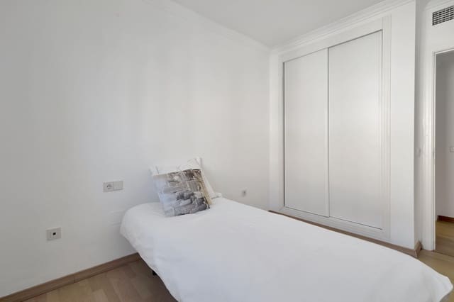 Apartamento de 3 habitaciones en Marbella en venta con piscina - 595.000 € (Ref: 9627820)