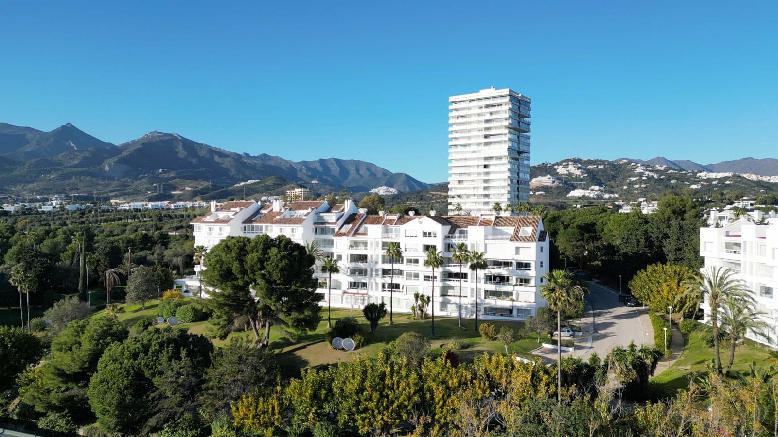 2 bedroom Apartment for rent in Rio Real with pool - € 3,900 (Ref: 9630307)