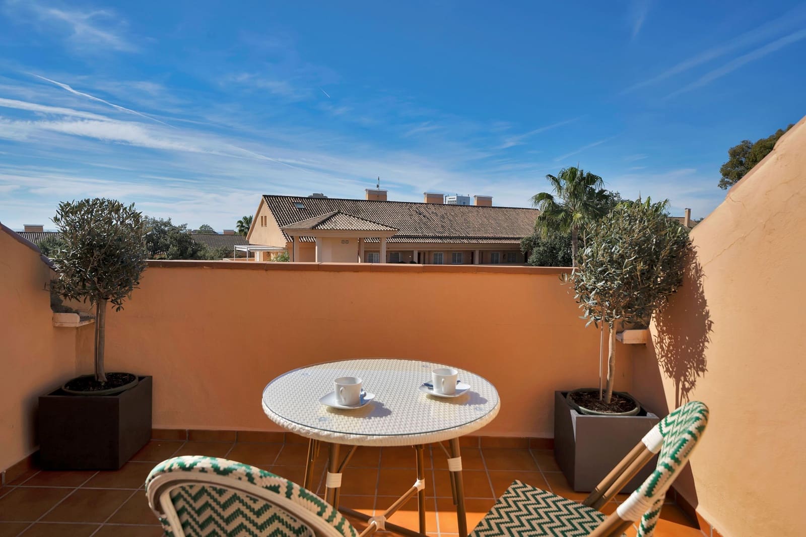 2 slaapkamer Appartement te huur in Marbella met zwembad - € 2.300 (Ref: 9637796)