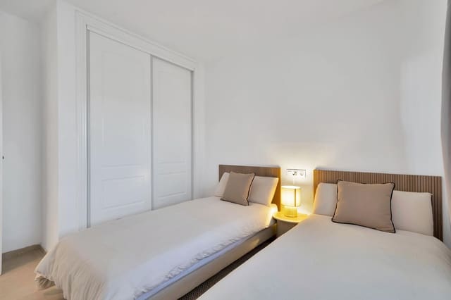 2 quarto Apartamento para arrendar em Marbella com piscina - 2 300 € (Ref: 9637796)