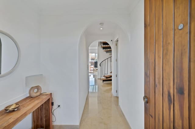 2 quarto Apartamento para arrendar em Marbella com piscina - 2 300 € (Ref: 9637796)