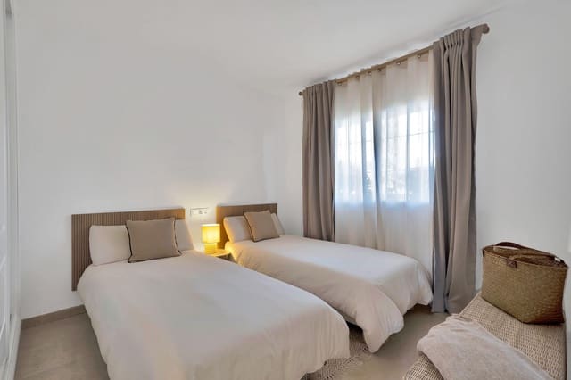 2 makuuhuone Huoneisto vuokrattavana paikassa Marbella mukana uima-altaan 
autotalli - 2 300 € (Ref: 9637796)