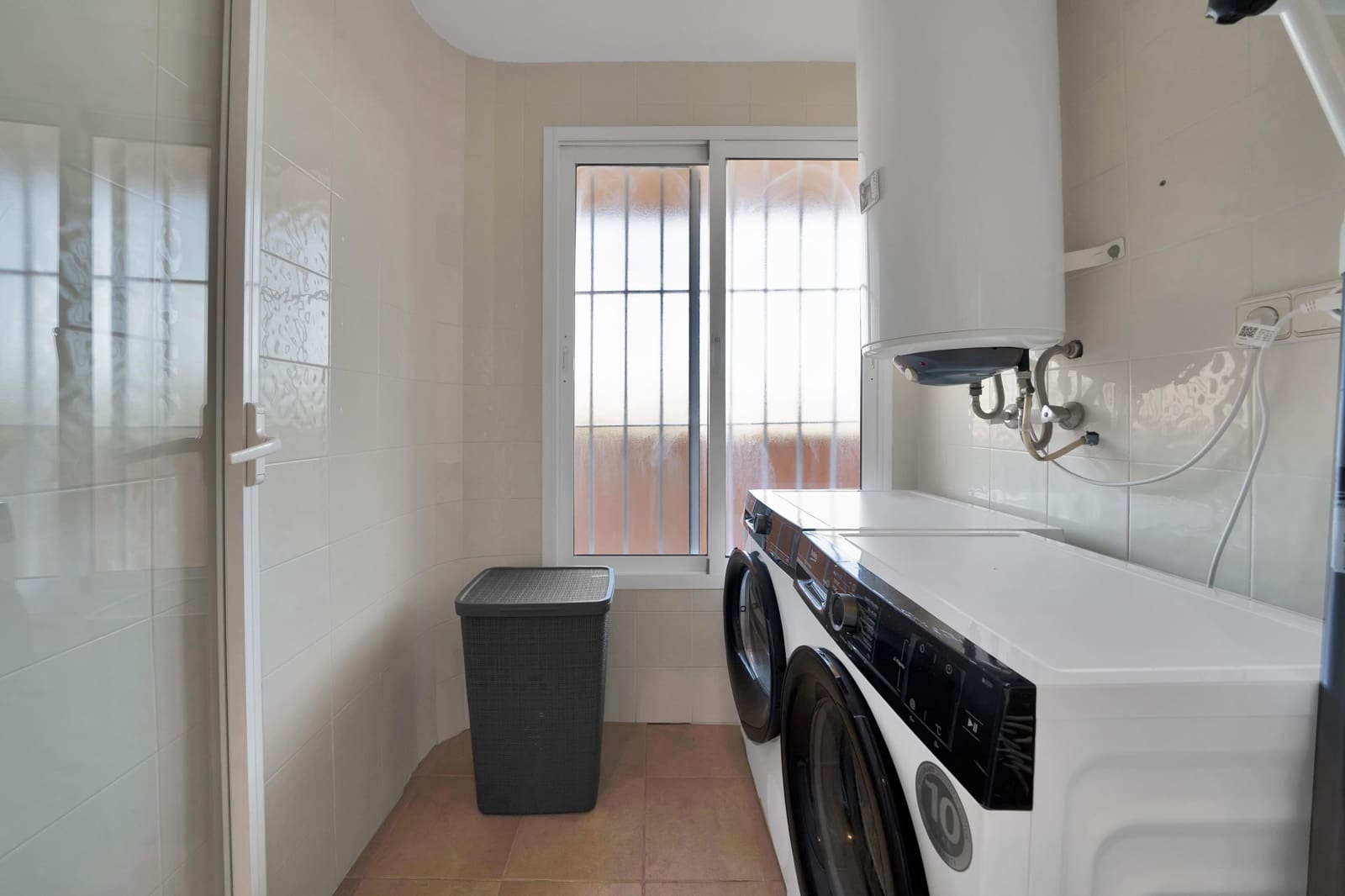 2 soveværelse Lejlighed til leje i Marbella med swimmingpool garage - € 2.300 (Ref: 9637796)