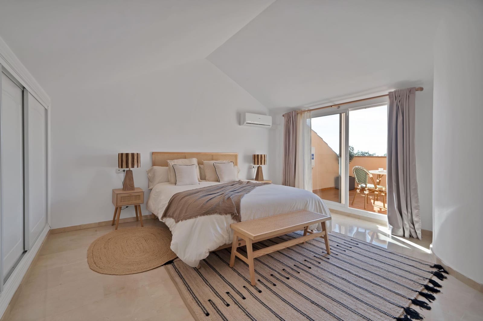 2 soveværelse Lejlighed til leje i Marbella med swimmingpool garage - € 2.300 (Ref: 9637796)