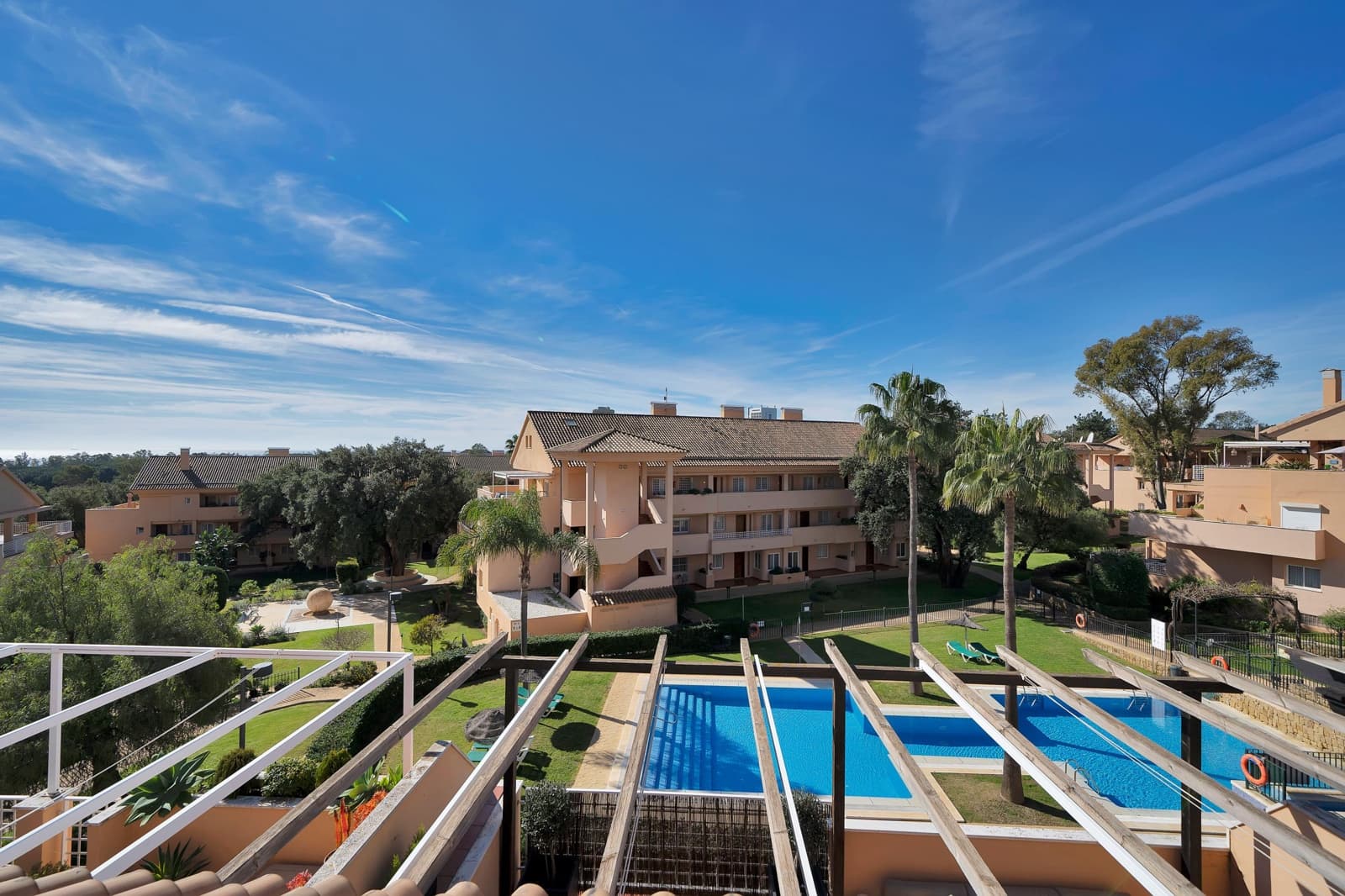 2 soveværelse Lejlighed til leje i Marbella med swimmingpool garage - € 2.300 (Ref: 9637796)