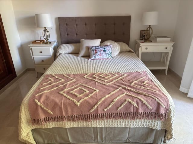 3 camera da letto Appartamento da affittare in Río Real, Marbella con piscina - 2.500 € (Rif: 9645267)