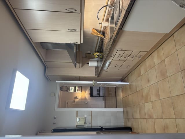3 makuuhuone Huoneisto vuokrattavana paikassa Río Real, Marbella mukana uima-altaan 
autotalli - 2 500 € (Ref: 9645267)