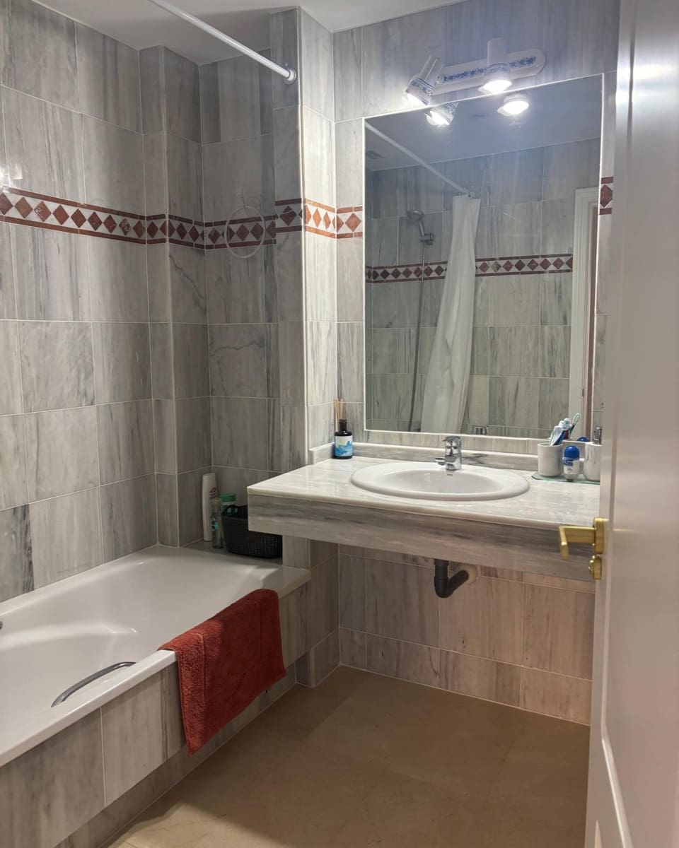 3 camera da letto Appartamento da affittare in Rio Real con piscina garage - 2.500 € (Rif: 9645267)