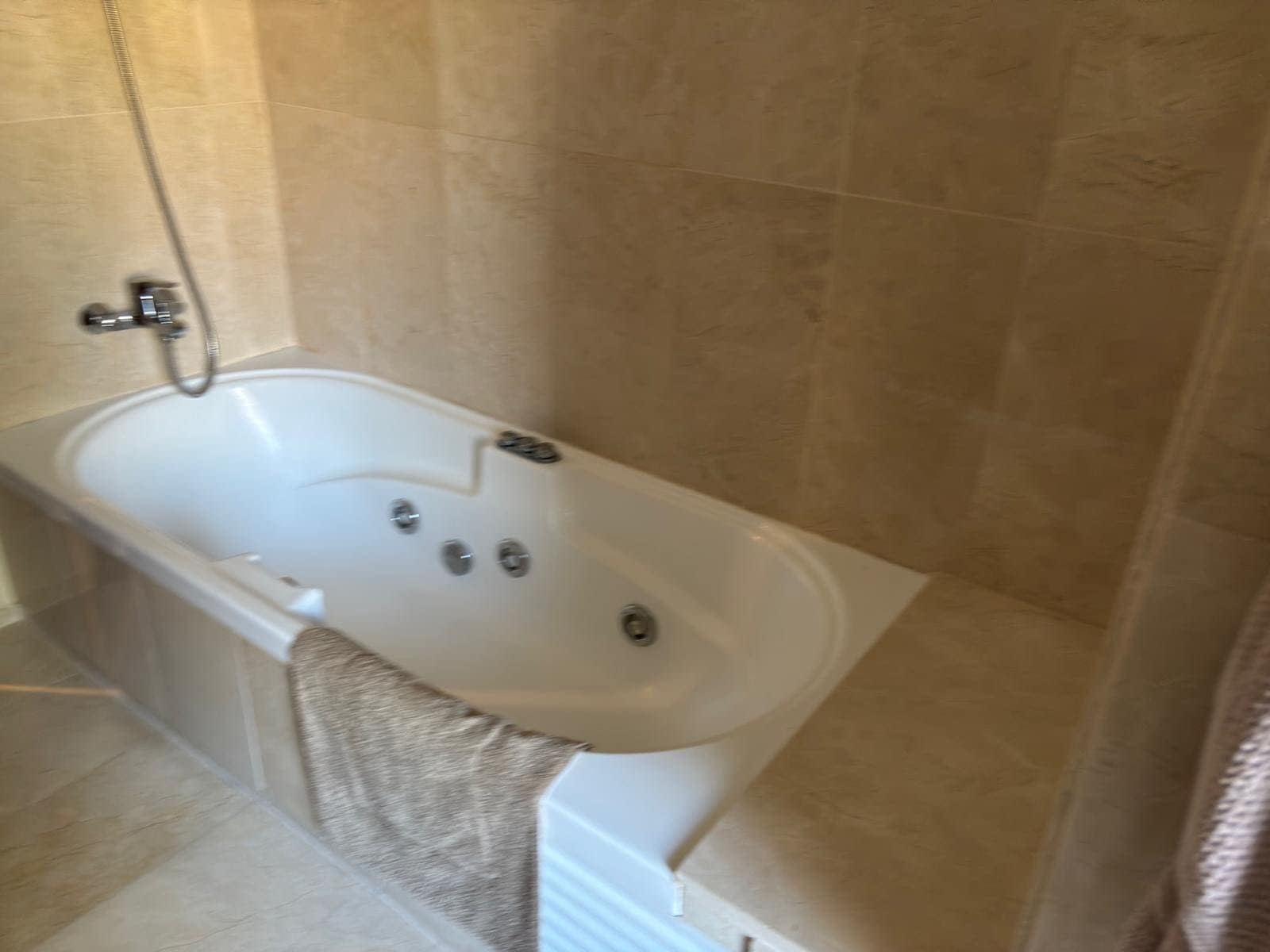 3 camera da letto Appartamento da affittare in Rio Real con piscina garage - 2.500 € (Rif: 9645267)