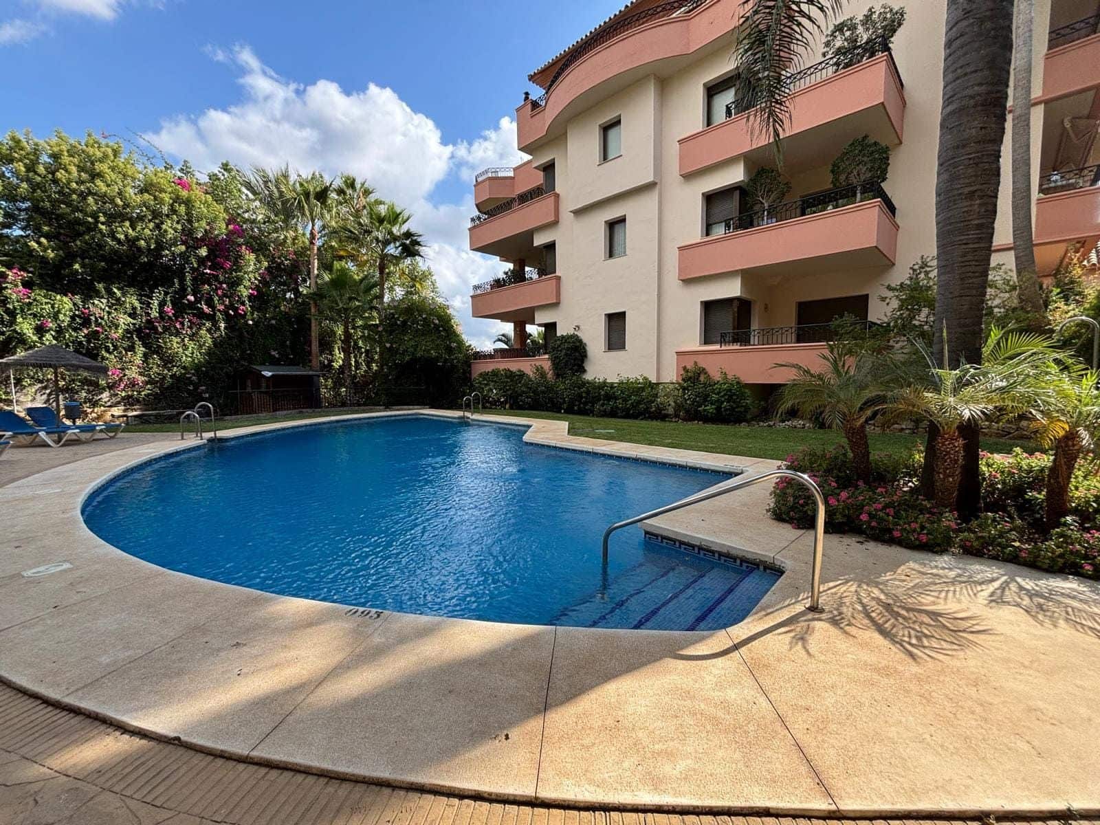 3 camera da letto Appartamento da affittare in Rio Real con piscina garage - 2.500 € (Rif: 9645267)