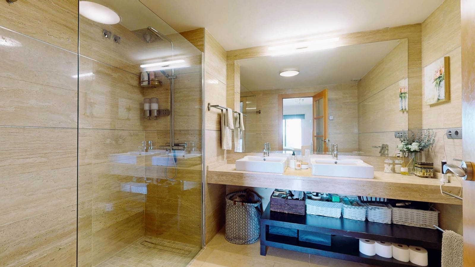 4 bedroom Apartment for sale in Benahavis with pool - € 639,000 (Ref: 9648386)