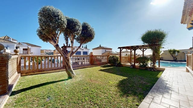 4 Zimmer Villa zu verkaufen in Mijas mit Pool - 1.590.000 € (Ref: 9652211)