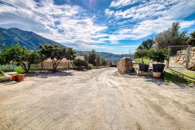 4 soveværelse Finca/Landehus til salg i Alcaucín med swimmingpool - € 375.000 (Ref: 9656286)