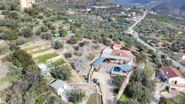 4 sypialnia Finka/Dom wiejski na sprzedaż w Alcaucín z basenem - 375 000 € (Ref: 9656286)