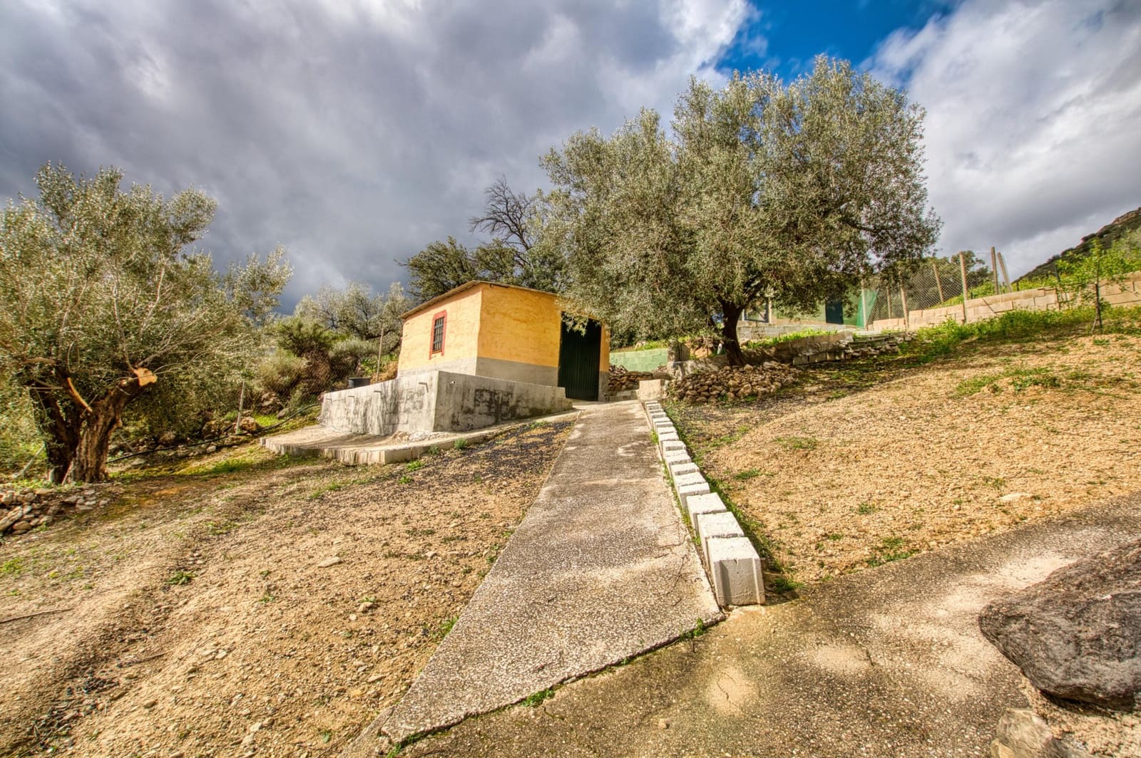 Finca/Casa Rural de 4 habitaciones en Alcaucín en venta con piscina - 375.000 € (Ref: 9656286)