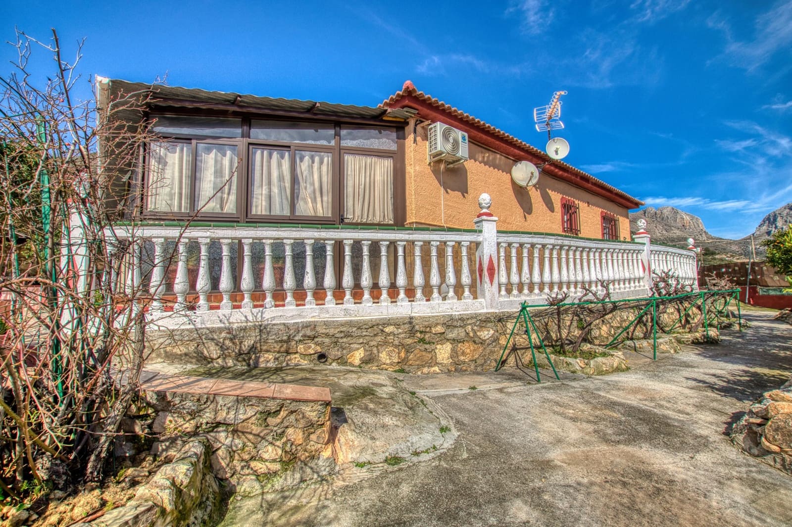 4 bedroom Finca/Country House for sale in Alcaucin with pool - € 375,000 (Ref: 9656286)